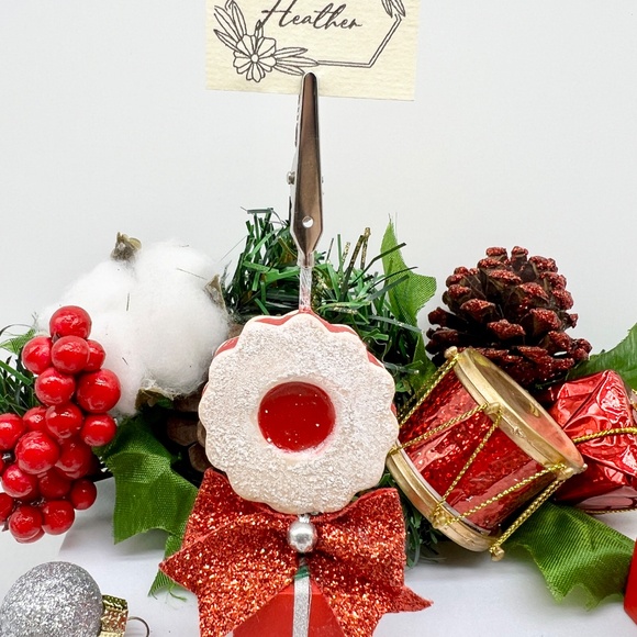 Christmas Linzer Cookie Place Card Holders – Set of 4 | Holiday Name Card Holder - Picture 6 of 11
